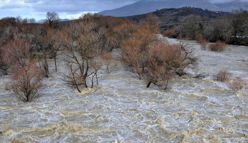 Π. Νάστος: Ακραίες βροχοπτώσεις και λειψυδρία θα κυριαρχήσουν στο Αιγαίο – “Εφιάλτης” για τα νησιά το φαινόμενο της ερημοποίησης