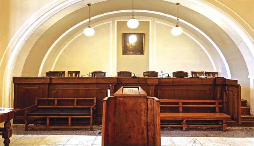 Καταδίκη δύο υπαλλήλων γνωστού καταστήματος για κλοπή από κοινού