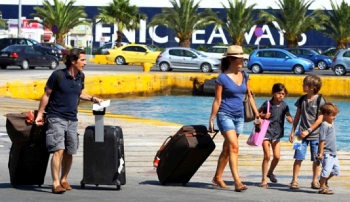 ΣΥΡΙΖΑ: Οργανική ένταξη του τουρισμού σε εθνικό σχέδιο ανασυγκρότησης