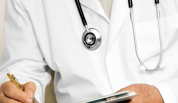 Άμεση νομοθετική ρύθμιση για τοποθέτηση επικουρικών γιατρών στα νοσοκομεία