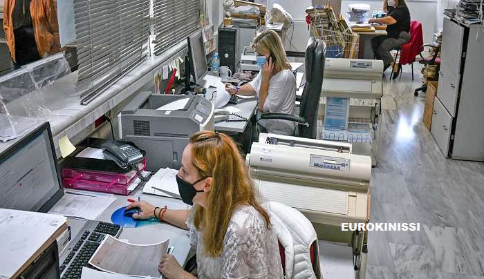 «Κλείδωσαν» οι αυξήσεις στο Δημόσιο: Πού θα φτάσουν ο εισαγωγικός μισθός και τα επιδόματα