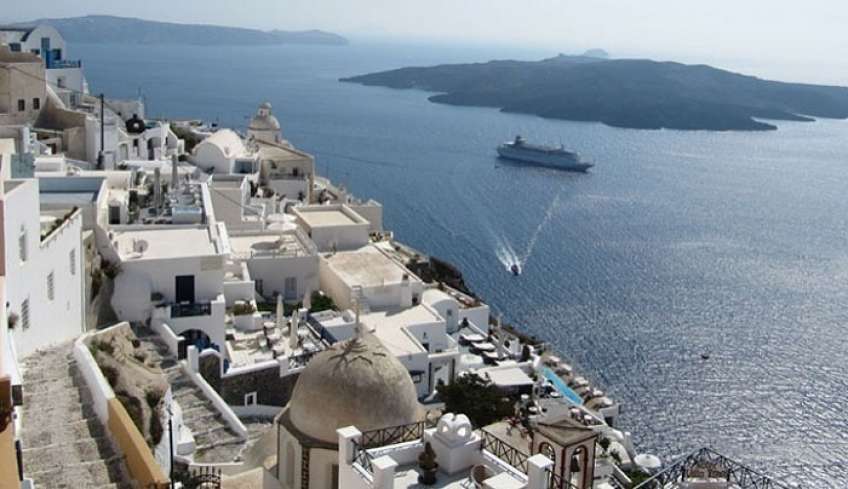 Με το «δεξί» μπήκε ο ελληνικός Τουρισμός – Ν. Σβύνου: Η χρονιά θα κινηθεί καλύτερα από το ’22, από τα στοιχεία των πρώτων κρατήσεων
