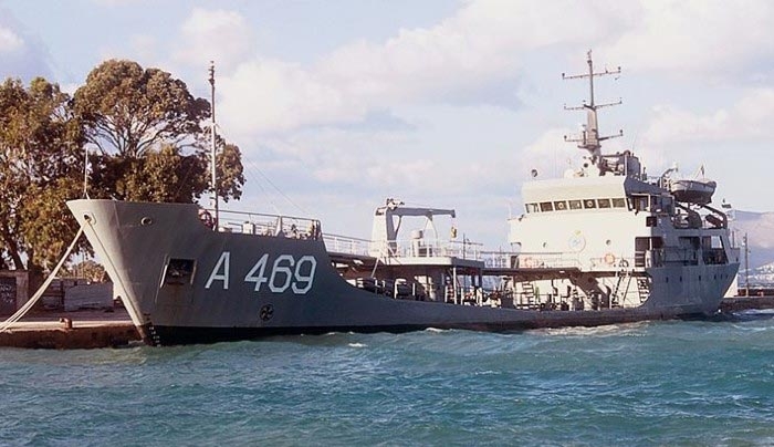 Με υδροφόρα του Πολεμικού Ναυτικού θα μεταφέρουν νερό στο Καστελλόριζο