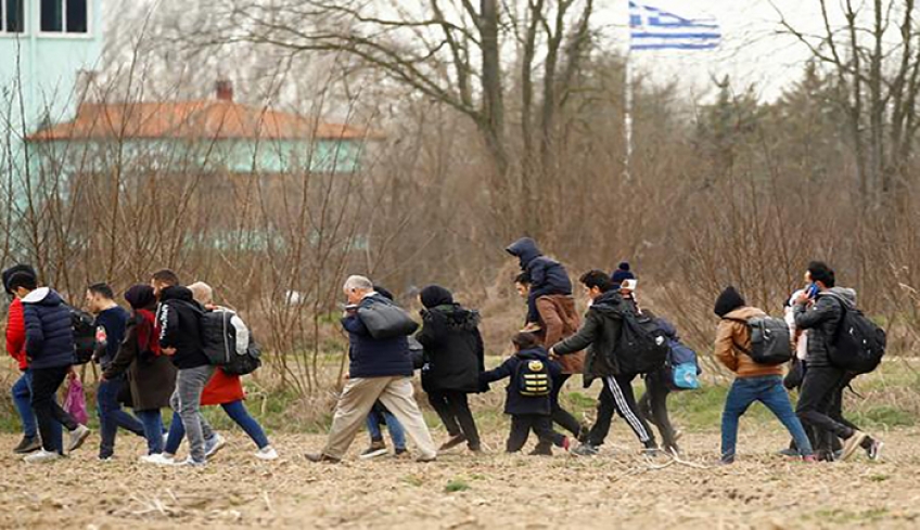 Νέες προκλήσεις από την Τουρκία: «Οι Έλληνες πυροβολούν με πραγματικές σφαίρες τους πρόσφυγες»