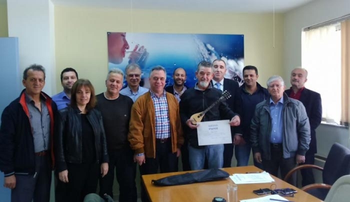 Τιμήθηκε ο Ζήσης Γούλας από την ΔΕΥΑΚ για το φιλότιμο &amp; την Αλληλεγγύη του