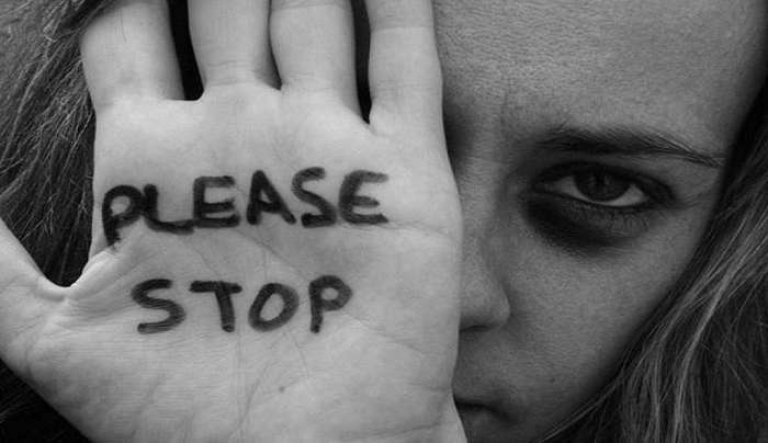Ενδοοικογενειακή βία – Θλιβεροί αριθμοί: Πάνω από 3.000 γυναίκες έπεσαν θύματα το 2023