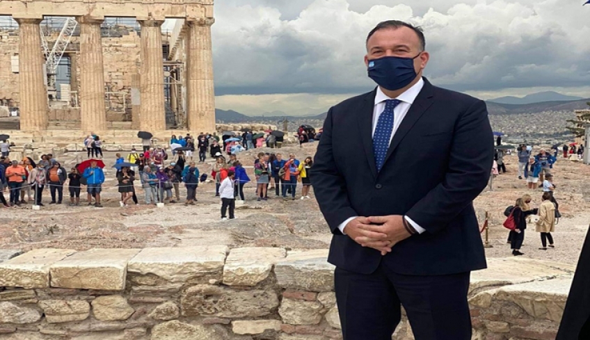 Ο Ι. Παππάς, εκπρόσωπος του Προέδρου της Βουλής, στους εορτασμούς για την απελευθέρωση της Αθήνας