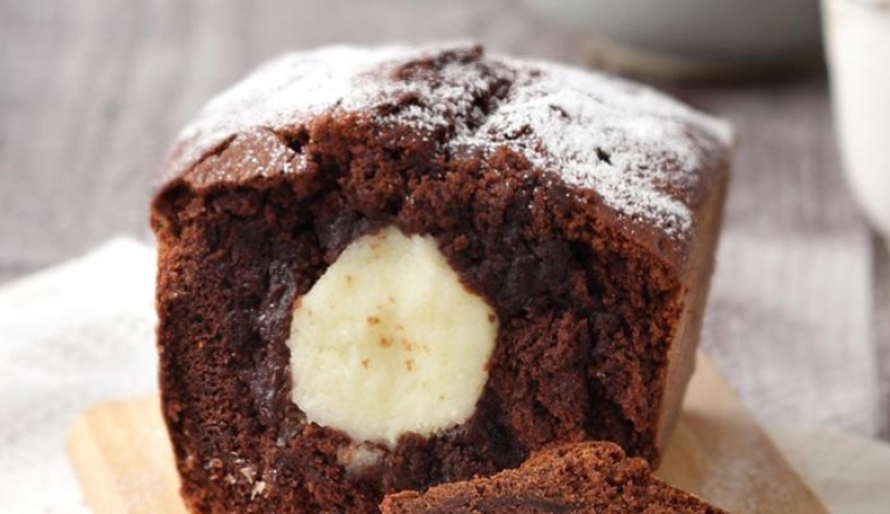 Σοκολατένιο κέικ με μπάλες καρύδας