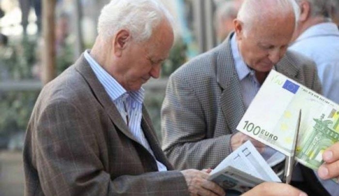 Σοκ για 240.000 συνταξιούχους του πρώην ΤΕΒΕ: Χάνουν τα 220 ευρώ με διπλές μειώσεις