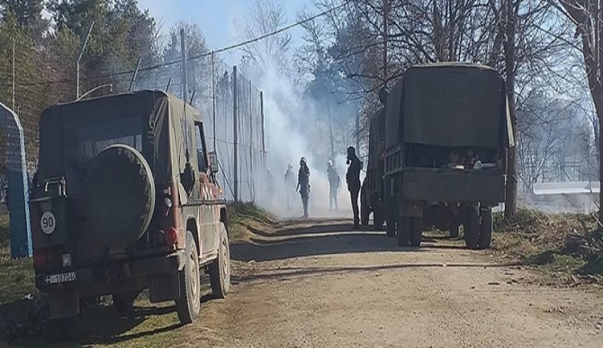 Η Τουρκία προκαλεί στον Έβρο με πυροβολισμούς και φωτοβολίδες προς την ελληνική πλευρά