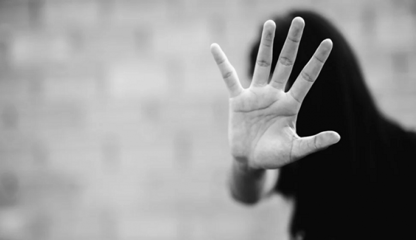 Ρόδος: Συγκλονιστική εξομολόγηση – “Είπα ή τώρα θα φύγω όρθια ή την επόμενη φορά θα βγω από το σπίτι σε φέρετρο”