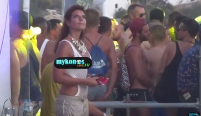 Μύκονος: Οι αδύνατοι gay με τα χοντρά πορτοφόλια - Δείτε το βίντεο!