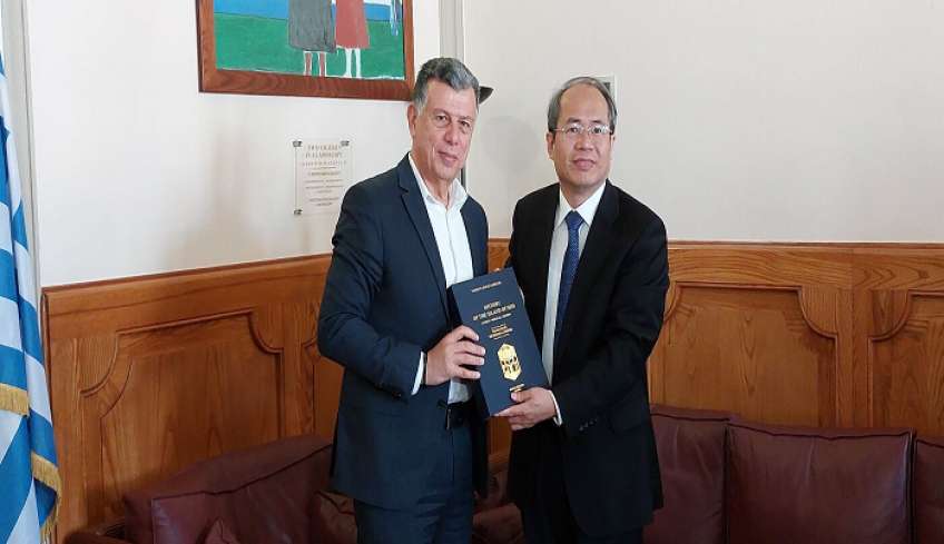 Τον Πρέσβη της Λαϊκής Δημοκρατίας της Κίνας στην Ελλάδα, υποδέχθηκε ο Δήμαρχος Θ.Νικηταράς στο Δημαρχείο
