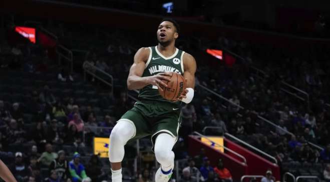 Γιάννης Αντετοκούνμπο: Το έκτο φετινό triple double έφερε τη νίκη στους Μπακς κόντρα στους Πίστονς (122-