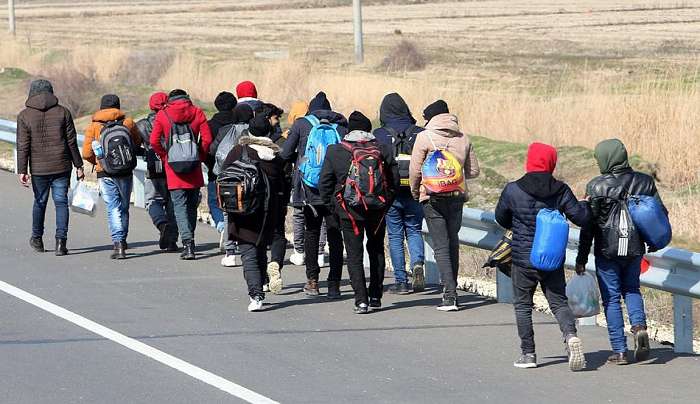 Η Τουρκία απειλεί ξανά με το προσφυγικό: 70.000 άτομα ετοιμάζονται να ξεκινήσουν – Τι αναφέρει δημοσίευμα της Milliyet