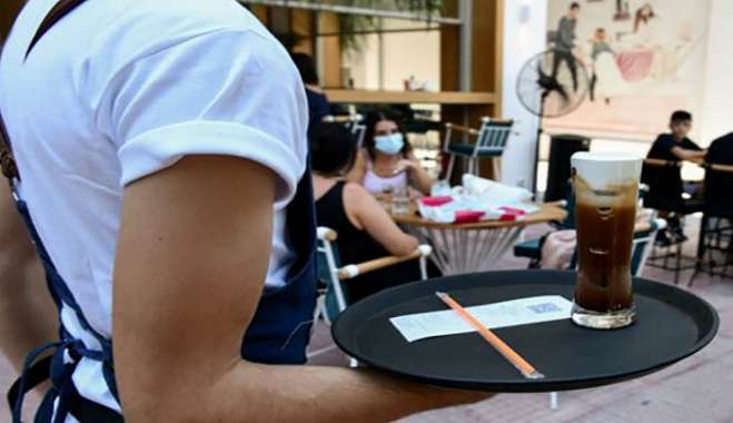 Κηρύσσεται υποχρεωτική η Συλλογική Σύμβαση Εργασίας στον επισιτιστικό κλάδο