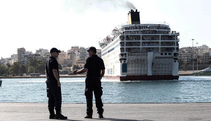 Χρήστος Ζώης: Με απευθείας ανάθεση η μεταφορά προσφύγων και μεταναστών