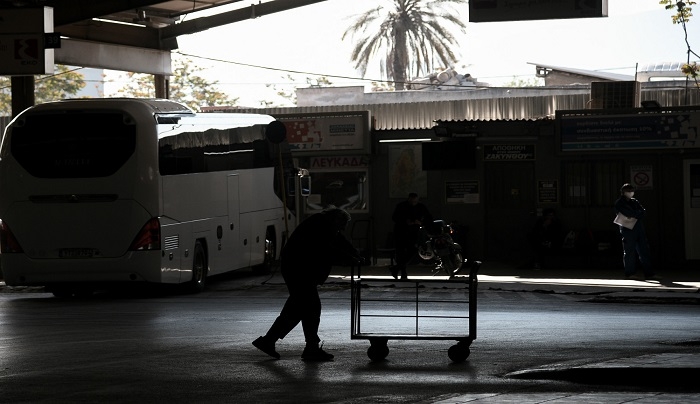 Μετακινήσεις με ΚΤΕΛ, αεροπλάνα, τρένα: Πώς θα γίνονται από σήμερα (18.5)