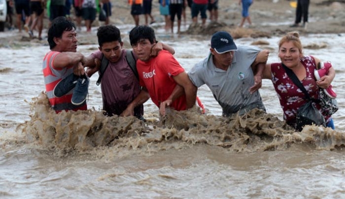 Εικόνες βιβλικής καταστροφής στο Περού! 78 νεκροί από το πέρασμα του &quot;Ελ Νίνιο&quot; [φωτό, βίντεο]