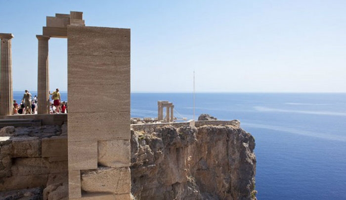 ΑΠΙΣΤΕΥΤΟ επεισόδιο στη Ρόδο με Γάλλους, που δεν πλήρωναν επειδή… όλα πια είναι δικά τους!