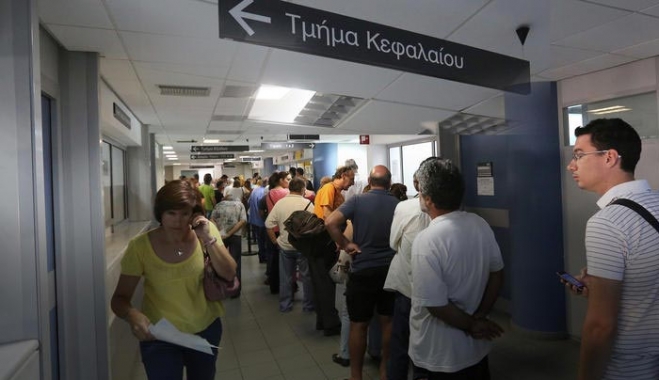 Φορο-τρέλα: Στα 100 ευρώ μισθού τα 57 τα παίρνει το κράτος για φόρους και εισφορές