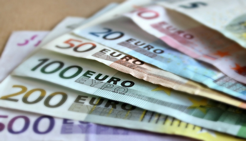 Σταδιακά η πληρωμή των 800 ευρώ στους εργαζομένους - Την 1η Απριλίου ξεκινούν οι αιτήσεις