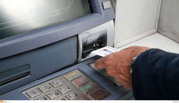 Γερός μποναμάς τα Χριστούγεννα με επιταγή ακρίβειας, διπλό ΚΕΑ και έξτρα επίδομα παιδιού