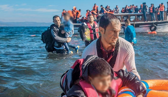 Ολονύχτια μάχη για τη διάσωση προσφύγων - Βρέθηκαν ακόμη τρεις σωροί