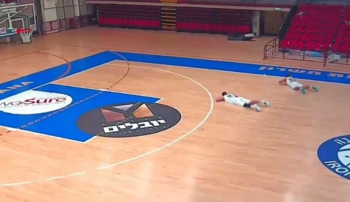 Ισραήλ: Ξάπλωσαν παίκτες και οπαδοί σε αγώνα μπάσκετ επειδή «έπεφταν» ρουκέτες απ’ έξω