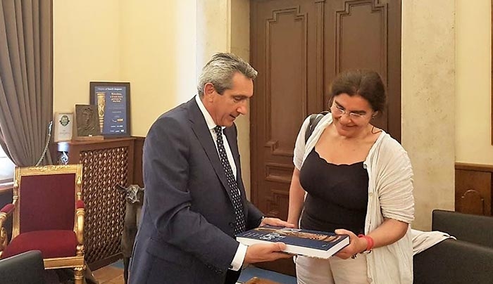 Γ. Χατζημάρκος: Δικαιότερη, υπέρ των νησιών, κατανομή των εσόδων του ΥΠΠΟ από τους αρχαιολογικούς χώρους και τα μνημεία