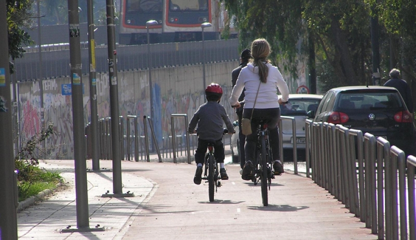 Ποδήλατο στο δρόμο: Τι προβλέπει ο ΚΟΚ και ποια τα πρόστιμα;