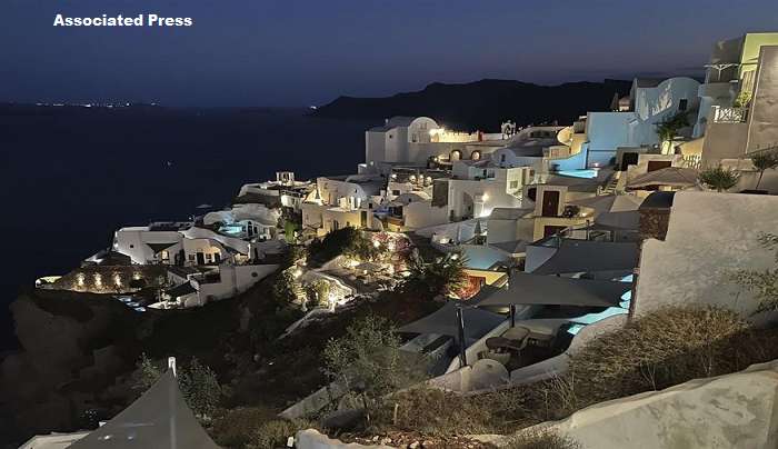 Οργισμένοι οι τουρίστες που επιστρέφουν από δημοφιλείς προορισμούς: «Ακρίβεια και φοροδιαφυγή» - Μπαράζ λουκέτων από την ΑΑΔΕ