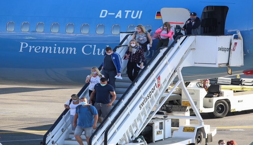 TUI, Jet2, Ryanair, Wizzair «κρατούν» την Ελλάδα για τους Βρετανούς τουρίστες το Νοέμβριο