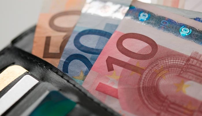 «Βόμβα» Φέσσα: Ανοίγει θέμα 13ου και 14ου μισθού στον ιδιωτικό τομέα