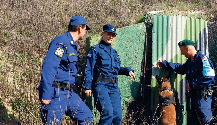 ΕΕ και Σκόπια προσπαθούν να επιβάλουν τη Frontex