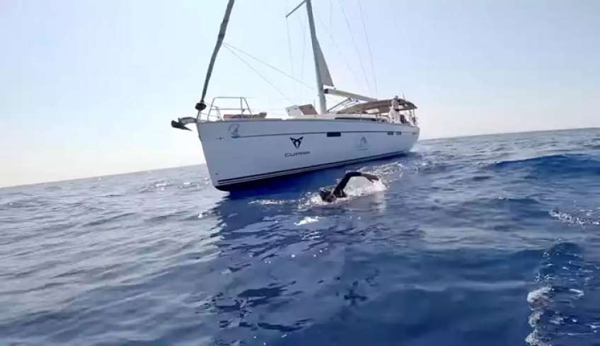Χρυσικόπουλος στο ethnos.gr για τον άθλο Ρόδος-Καστελόριζο: «Κολυμπούσα 64 ώρες και 5 λεπτά, είχα παραμορφωθεί»