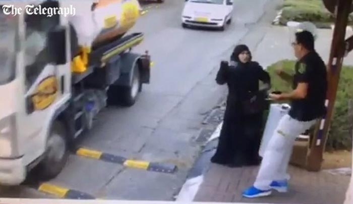 ΣΚΛΗΡΕΣ ΕΙΚΟΝΕΣ-Γυναίκα επιτέθηκε με μαχαίρι σε ισραηλινό φύλακα και εκείνος την πυροβόλησε (Βίντεο)
