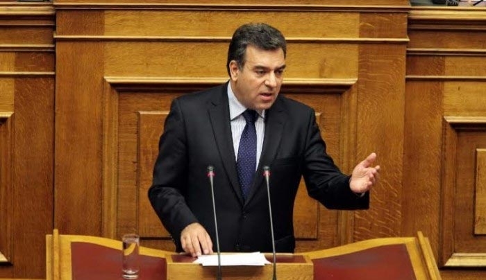«Η κυβέρνηση θέλει να επιβαρύνει ακόμα περισσότερο τα νησιά του Αιγαίου με τη δημιουργία πλωτών κέντρων παραμονής παράνομων μεταναστών και προσφύγων»