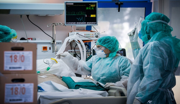 Κοντά στο 100% η πληρότητα στις ΜΕΘ σε 4 νοσοκομεία αναφοράς για κορονοϊό στην Αττική