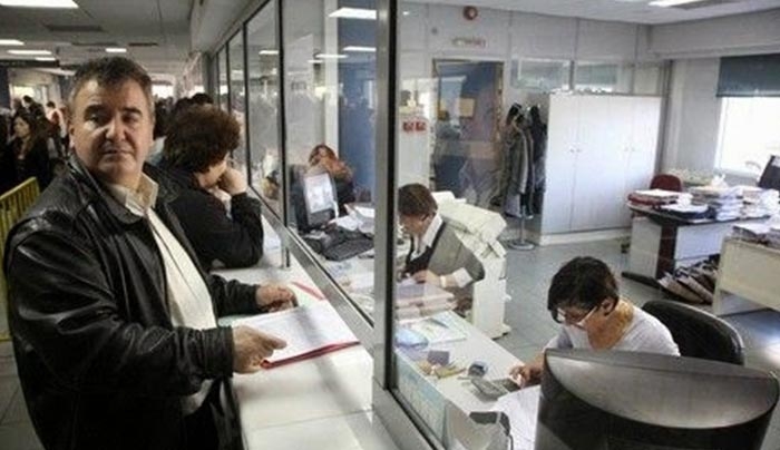 ΑΠΙΣΤΕΥΤΟΣ ΜΑΓΚΑΣ! Δείτε πως αντέδρασε απέναντι στην ΕΦΟΡΙΑ ένας πραγματικός Έλληνας!!!