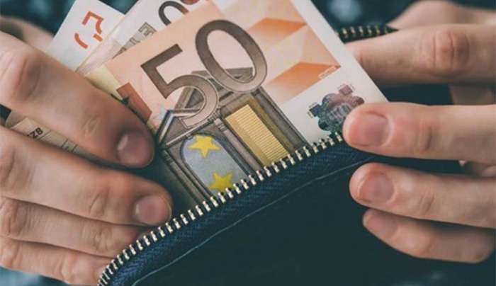 Τα επιδόματα που εντάσσονται στην προπληρωμένη κάρτα – Όσα πρέπει να ξέρετε