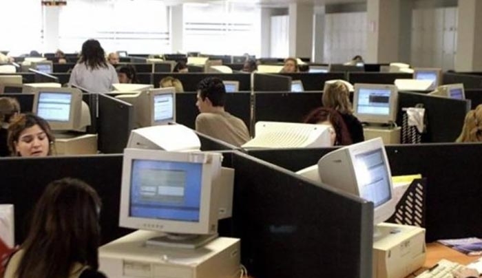 Οι φόροι ενός εργαζόμενου συντηρούν τρεις! Μεγάλα βάρη στον ιδιωτικό τομέα