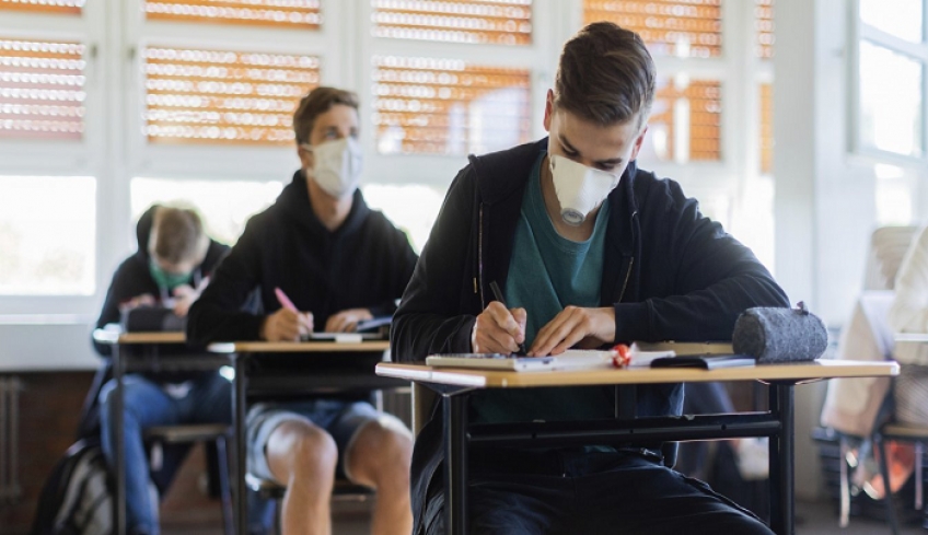 Γρίφος το άνοιγμα των σχολείων - Εισηγήσεις για μάσκες και εκ περιτροπής λειτουργία