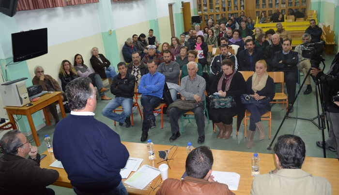 Χειροκροτήματα για Γ. Κυρίτση - Σ. Μαλιλή στη Λ. Συνέλευση στο Ζηπάρι