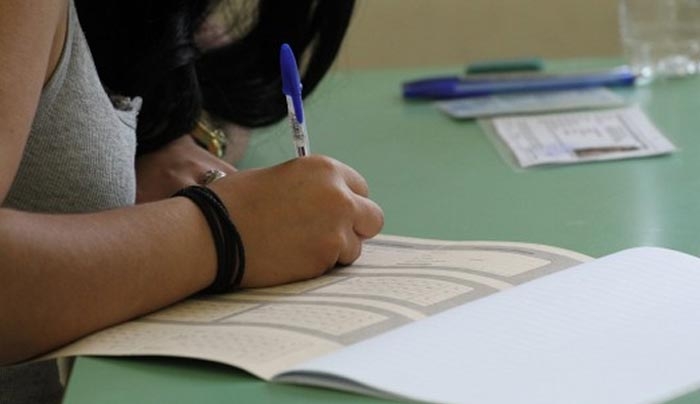 Συγκλονιστική επιστολή μαθήτριας στον Γαβρόγλου -«Κάνατε τις πανελλήνιες περισσότερο απάνθρωπες»