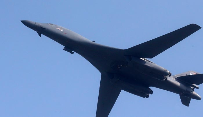 Επίδειξη ισχύος από ΗΠΑ: Δύο αμερικανικά βομβαρδιστικά πέταξαν πάνω από τη Νότια Κορέα