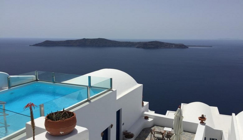 Καταλύματα - εστίαση: Μύκονος, Σαντορίνη, Κέρκυρα, Κως και Ηράκλειο έχασαν 1,63 δισ.