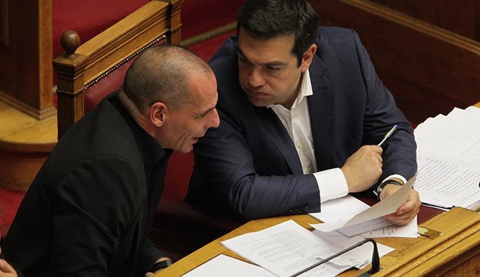 Κυβέρνηση: Ζητάει 29 δισ. και χρέος, δίνει σκληρό μνημόνιο, υποχωρεί σε δημοψήφισμα