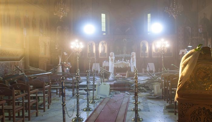 Κατέρρευσε το ταβάνι της εκκλησίας του Αγ. Νικολάου στη Λέρο λίγο πριν τη γαμήλια τελετή! (φωτό)