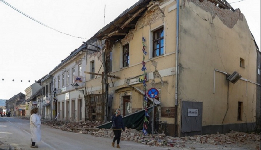 Σεισμός στην Κροατία: Στους 7 οι νεκροί, «βυθίστηκε στο σκοτάδι» η πόλη Πέτρινια